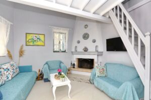 villa-potami-skopelos-sittingroom