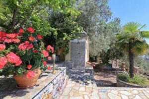 villa-potami-shower