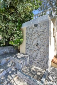 villa-potami-shower
