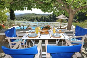 villa-potami-skopelos-table